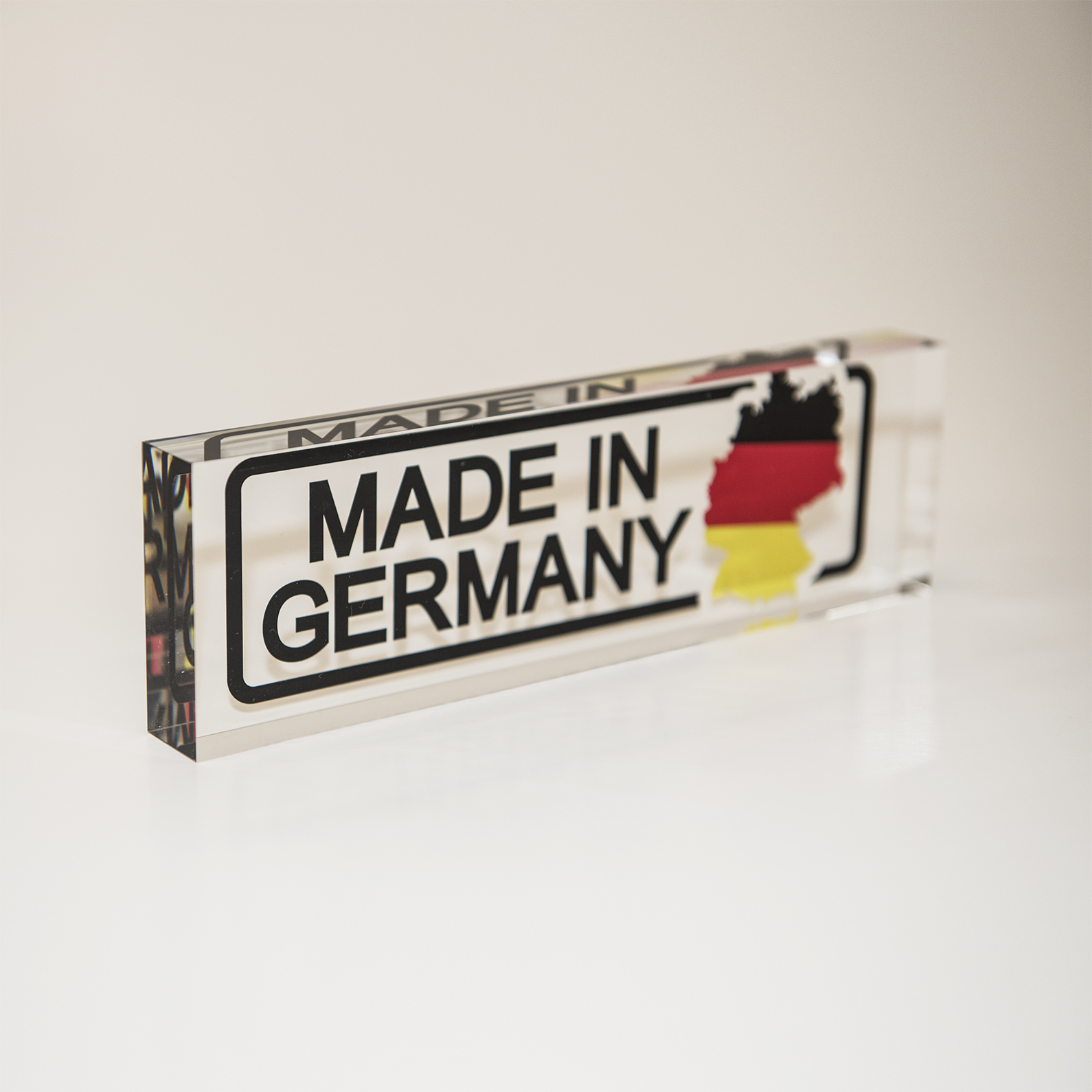 Marken Acrylglas der Marke PLEXIGLAS® - Made in Germany.