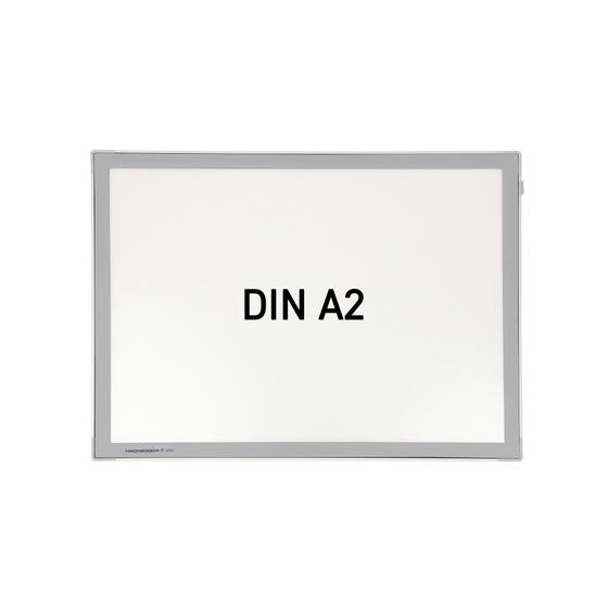 Plakatrahmen A2 mit Magnetverschluss in lichtgrau, Frontfolie abnehmbar, hoch oder quer montierbar